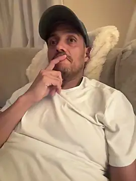 Snapshot of Matdeanslavenh chatting on 10/25/25, 12:40 Matdeanslavenh online show from 10/25/25, 12:40