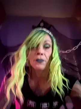 MommyMisfit online show from 10/07/25, 01:03