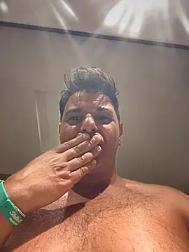 SecretlyDD online show from 03/04/25, 03:37