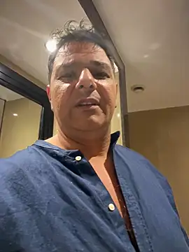 SecretlyDD online show from 03/04/25, 08:49