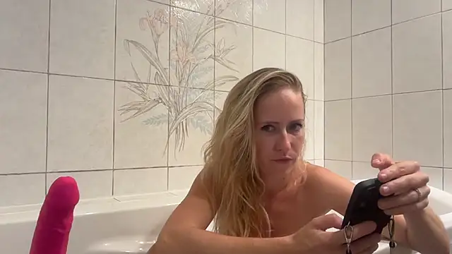 Emmy frenchie online show from 09/21/25, 06:53