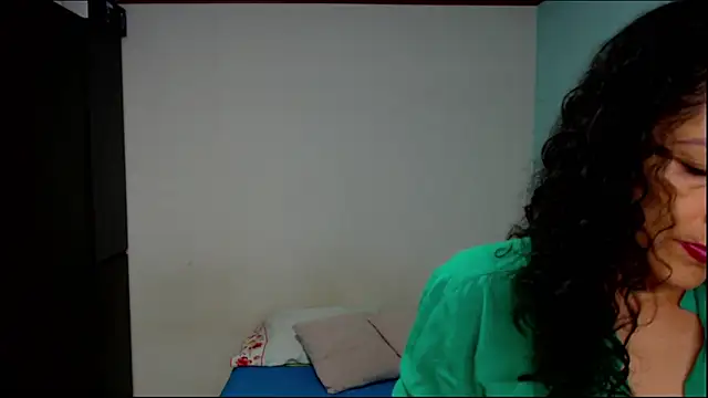 arianna ros3 online show from 09/25/25, 11:08