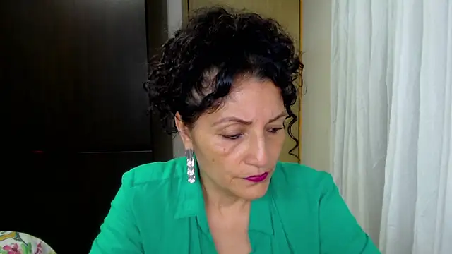 Snapshot of arianna_ros3 chatting on 05/01/26, 01:21 arianna ros3 online show from 05/01/26, 01:21