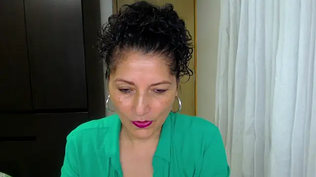 Snapshot of arianna_ros3 chatting on 05/05/26, 03:25 arianna ros3 online show from 05/05/26, 03:25
