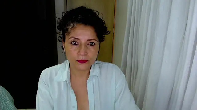 Snapshot of arianna_ros3 chatting on 05/13/26, 02:31 arianna ros3 online show from 05/13/26, 02:31