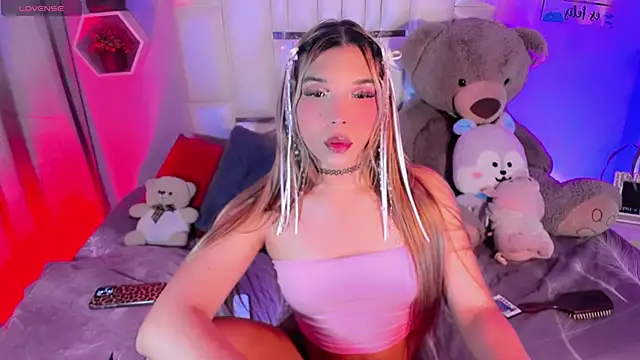 Snapshot of Aileen_18 chatting on 04/04/26, 07:06 Aileen 18 online show from 04/04/26, 07:06