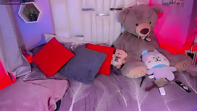 Snapshot of Aileen_18 chatting on 04/11/26, 07:45 Aileen 18 online show from 04/11/26, 07:45