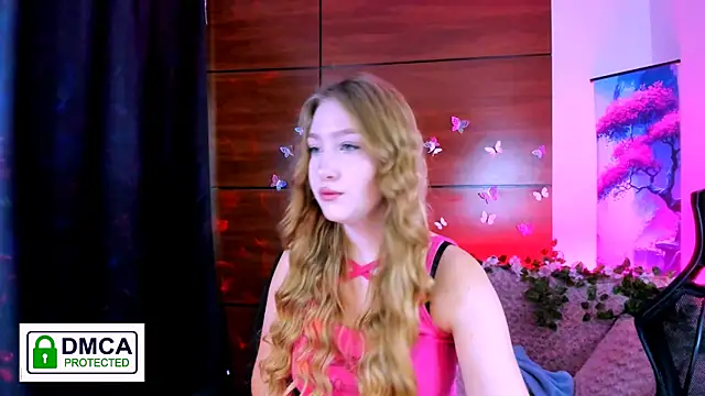 Snapshot of playful_sophie chatting on 12/26/24, 11:10 playful sophie online show from 12/26/24, 11:10