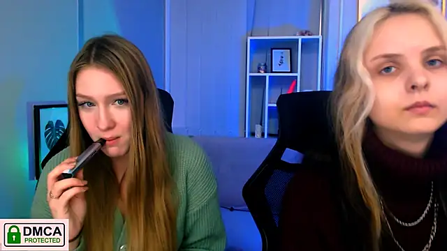 Snapshot of playful_sophie chatting on 12/30/24, 11:04 playful sophie online show from 12/30/24, 11:04