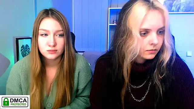 Snapshot of playful_sophie chatting on 12/30/24, 02:08 playful sophie online show from 12/30/24, 02:08