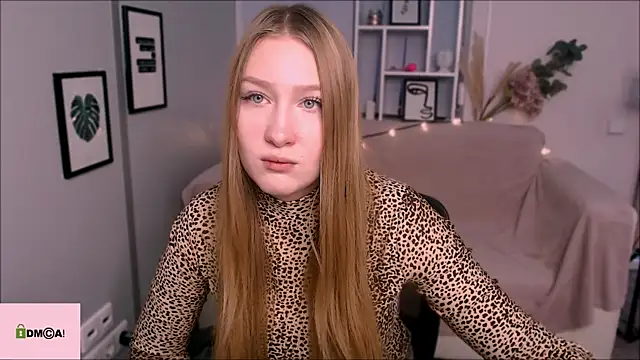 Snapshot of playful_sophie chatting on 01/04/25, 10:38 playful sophie online show from 01/04/25, 10:38