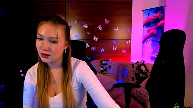 Snapshot of playful_sophie chatting on 01/06/25, 05:38 playful sophie online show from 01/06/25, 05:38