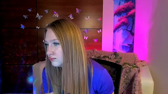 Snapshot of playful_sophie chatting on 01/14/25, 04:04 playful sophie online show from 01/14/25, 04:04