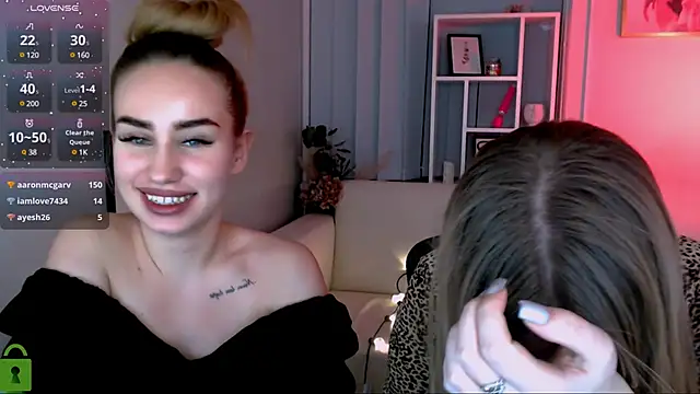 Snapshot of playful_sophie chatting on 02/11/25, 02:57 playful sophie online show from 02/11/25, 02:57