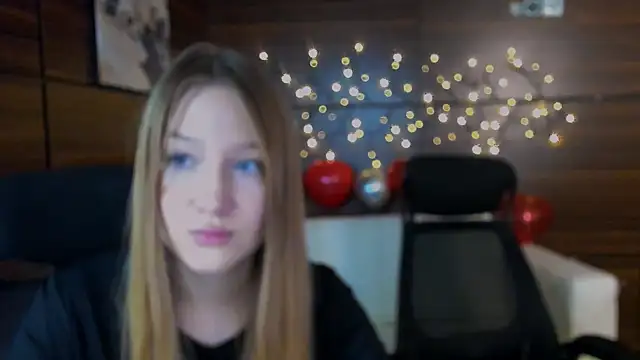 Snapshot of playful_sophie chatting on 03/03/25, 09:59 playful sophie online show from 03/03/25, 09:59