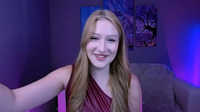 Snapshot of playful_sophie chatting on 11/19/25, 08:31 playful sophie online show from 11/19/25, 08:31