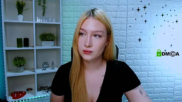 Snapshot of playful_sophie chatting on 06/04/26, 07:53 playful sophie online show from 06/04/26, 07:53