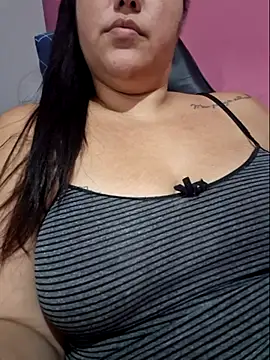 Snapshot of Paolaa_hoot chatting on 03/13/25, 06:48 Paolaa hoot online show from 03/13/25, 06:48