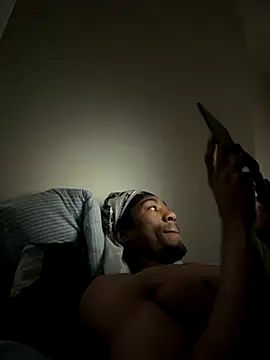 Snapshot of bigdickdomd chatting on 12/02/25, 01:39 bigdickdomd online show from 12/02/25, 01:39