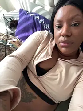 Snapshot of LavenderBuxton chatting on 03/11/26, 11:49 LavenderBuxton online show from 03/11/26, 11:49