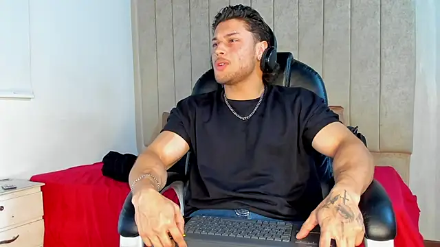 jeicob gagnon online show from 10/03/25, 06:54