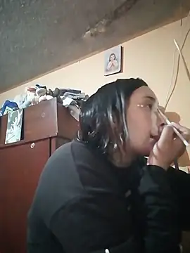 Snapshot of hanna_sky1 chatting on 01/11/25, 01:11 hanna sky1 online show from 01/11/25, 01:11