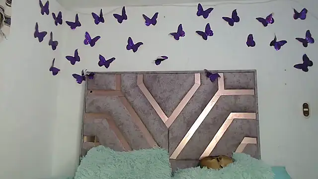 Snapshot of Anny_Fox- chatting on 03/10/26, 04:17 Anny Fox- online show from 03/10/26, 04:17