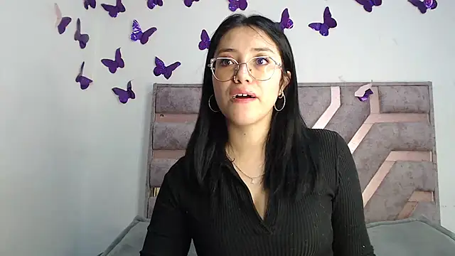 Snapshot of Anny_Fox- chatting on 06/27/26, 04:06 Anny Fox- online show from 06/27/26, 04:06