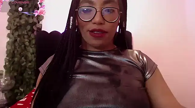 Snapshot of AmyBriiggs chatting on 02/02/25, 10:57 AmyBriiggs online show from 02/02/25, 10:57