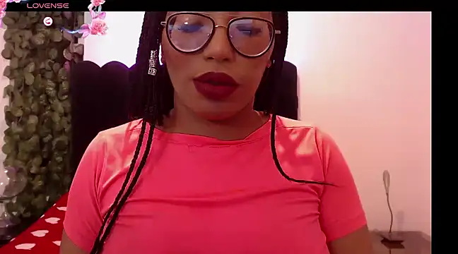 Snapshot of AmyBriiggs chatting on 02/07/25, 08:33 AmyBriiggs online show from 02/07/25, 08:33