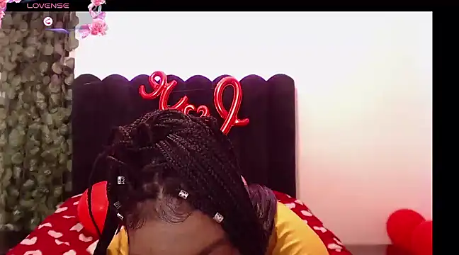 Snapshot of AmyBriiggs chatting on 02/15/25, 05:19 AmyBriiggs online show from 02/15/25, 05:19