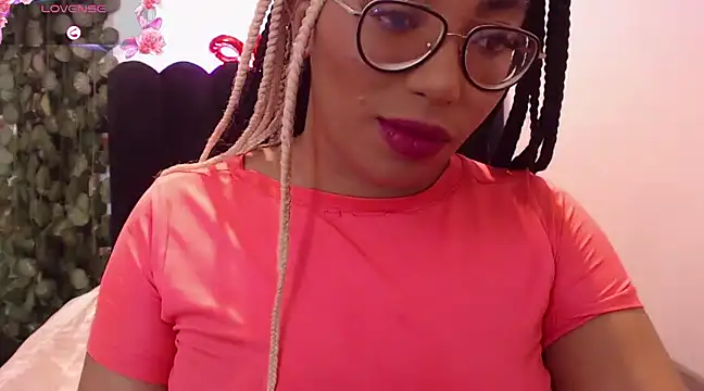 Snapshot of AmyBriiggs chatting on 03/22/25, 06:43 AmyBriiggs online show from 03/22/25, 06:43