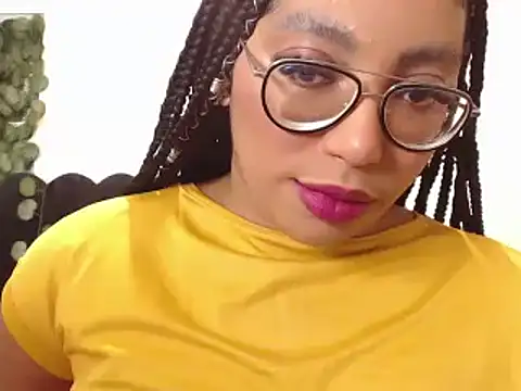 Snapshot of AmyBriiggs chatting on 11/04/25, 04:00 AmyBriiggs online show from 11/04/25, 04:00