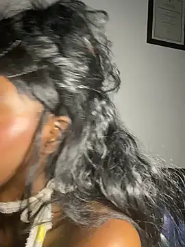 Snapshot of Zizi-campbel chatting on 01/29/25, 11:46 Zizi-campbel online show from 01/29/25, 11:46