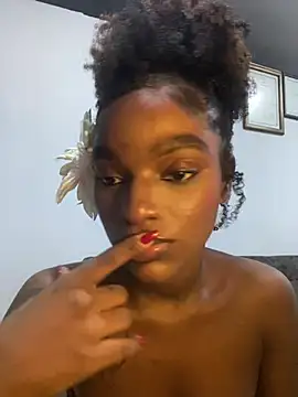 Snapshot of Zizi-campbel chatting on 02/13/25, 11:17 Zizi-campbel online show from 02/13/25, 11:17