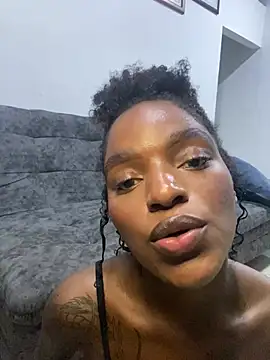 Snapshot of Zizi-campbel chatting on 02/20/25, 11:21 Zizi-campbel online show from 02/20/25, 11:21