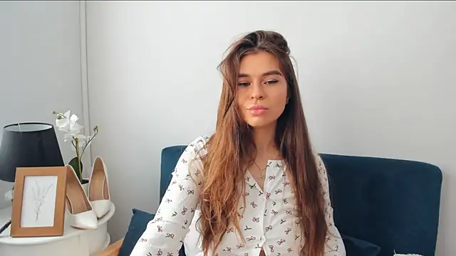 CamilaAmazing online show from 10/13/25, 10:59