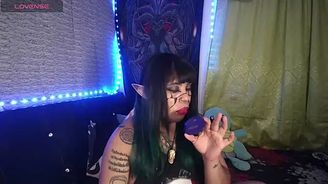 Snapshot of Eta_carinae chatting on 11/08/25, 04:12 Eta carinae online show from 11/08/25, 04:12