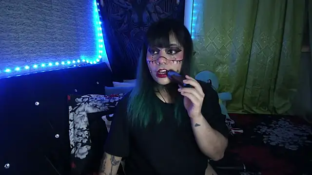 Snapshot of Eta_carinae chatting on 11/27/25, 12:35 Eta carinae online show from 11/27/25, 12:35