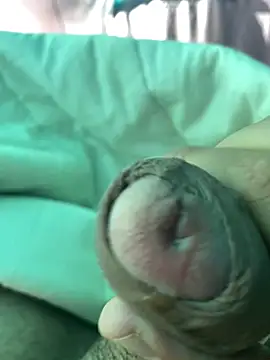 Snapshot of ostin_24 chatting on 02/11/25, 11:43 ostin 24 online show from 02/11/25, 11:43