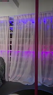 Snapshot of baobaomiqi_linger chatting on 11/22/25, 01:59 baobaomiqi linger online show from 11/22/25, 01:59