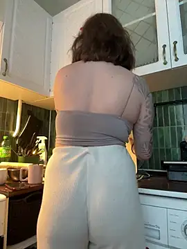 Snapshot of MayaMystic chatting on 01/06/26, 01:04 MayaMystic online show from 01/06/26, 01:04