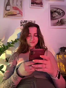 Snapshot of MayaMystic chatting on 02/10/26, 01:04 MayaMystic online show from 02/10/26, 01:04