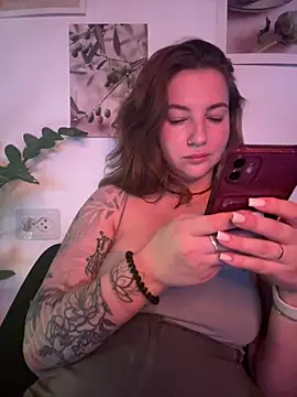 Snapshot of MayaMystic chatting on 04/02/26, 01:20 MayaMystic online show from 04/02/26, 01:20