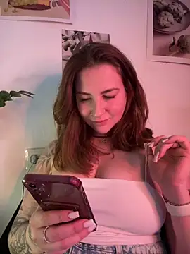 Snapshot of MayaMystic chatting on 04/13/26, 01:05 MayaMystic online show from 04/13/26, 01:05