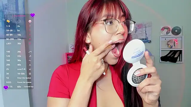 Snapshot of Fresita_Rosita chatting on 02/06/25, 02:58 Fresita Rosita online show from 02/06/25, 02:58