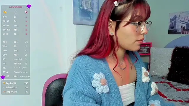 Snapshot of Fresita_Rosita chatting on 02/15/25, 10:21 Fresita Rosita online show from 02/15/25, 10:21