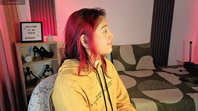 Snapshot of Fresita_Rosita chatting on 09/09/25, 02:16 Fresita Rosita online show from 09/09/25, 02:16