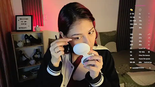 Snapshot of Fresita_Rosita chatting on 09/22/25, 12:18 Fresita Rosita online show from 09/22/25, 12:18