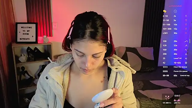 Snapshot of Fresita_Rosita chatting on 10/02/25, 01:07 Fresita Rosita online show from 10/02/25, 01:07